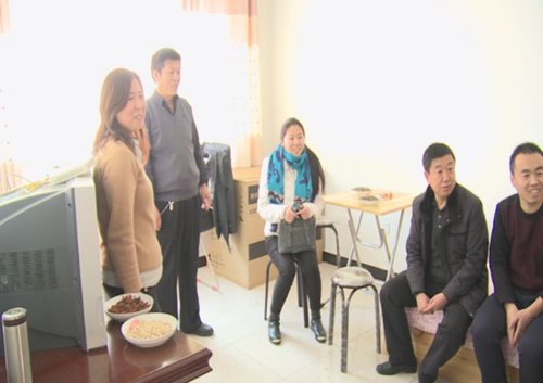 红旗农场领导元旦慰问援疆医生、教师及大学生志愿者244